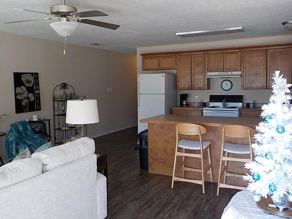 4th image of 104 Elm Creek Dr