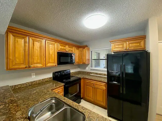 1601 Windorah Way — Photo 2