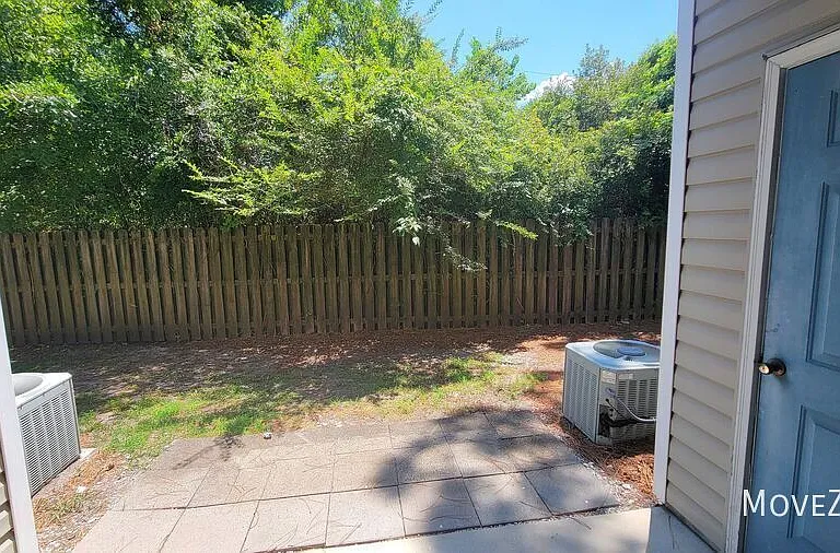 729 Bragg Dr #C — Photo 5