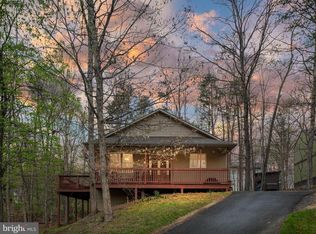 1304 Lakeview Dr, Cross Junction, VA 22625