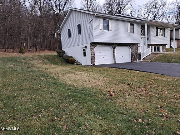 4th image of 161 Sarah Dr