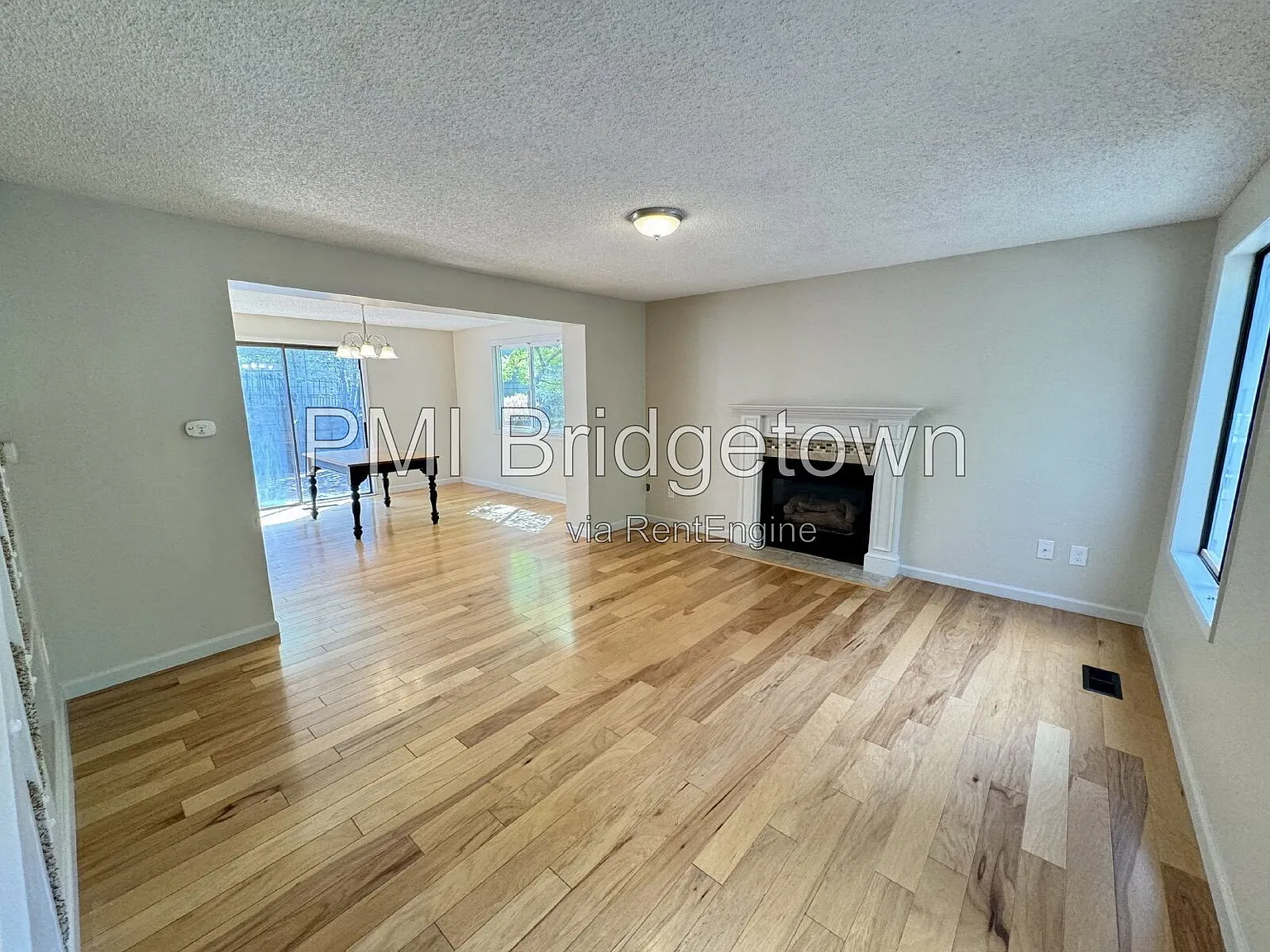 4 bed, 2.5 bath, 1456 sqft, $2,895 — Photo 3