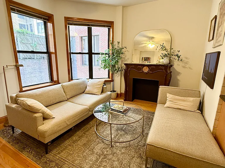 330 W 76th St #4 — Photo 1