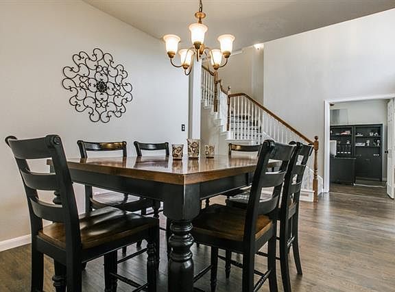 4th image of 712 Rolling Hills Dr