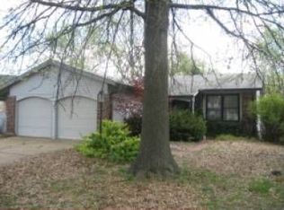3694 Woodpath Dr, Florissant, MO