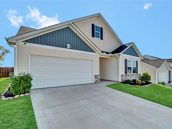 2nd image of 404 Anna Gray Cir