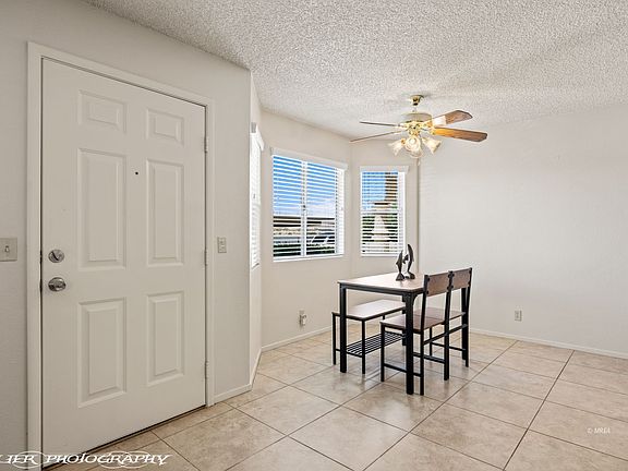 5th image of 439 Mesa Blvd #101