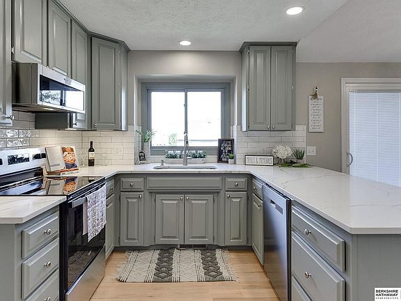 3rd image of 2722 Coffey Ave