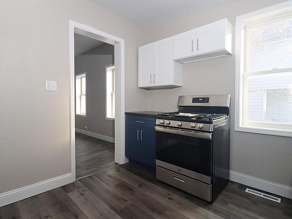 5th image of 1628 Mead STREET