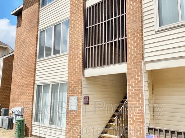 6 Pacific Dr, Hampton, VA 23666