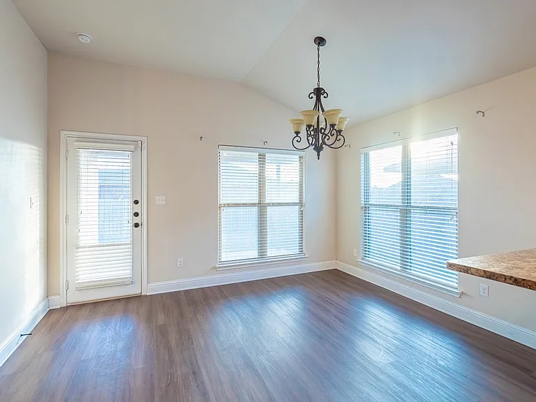 401 Mel Ott Ln — Photo 8