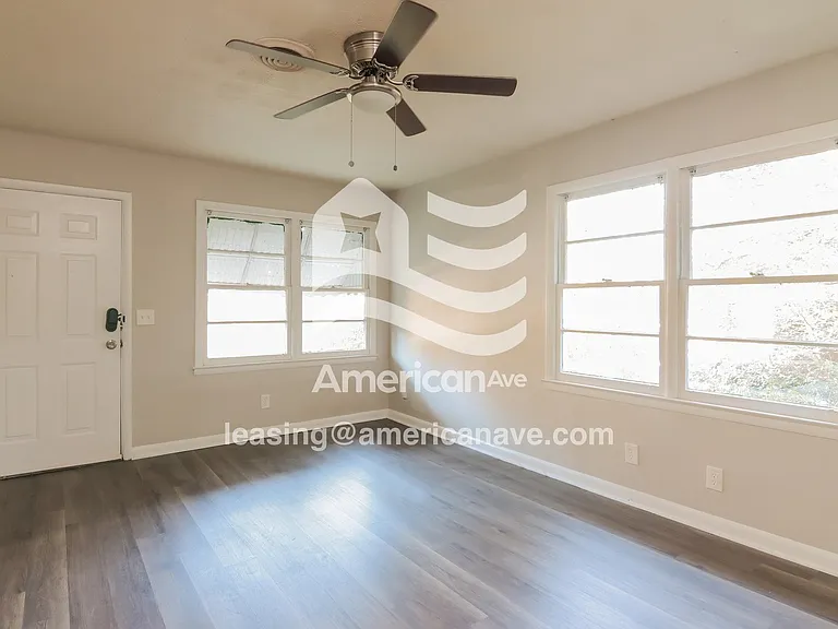 768246_003_living_room_14228066.jpg