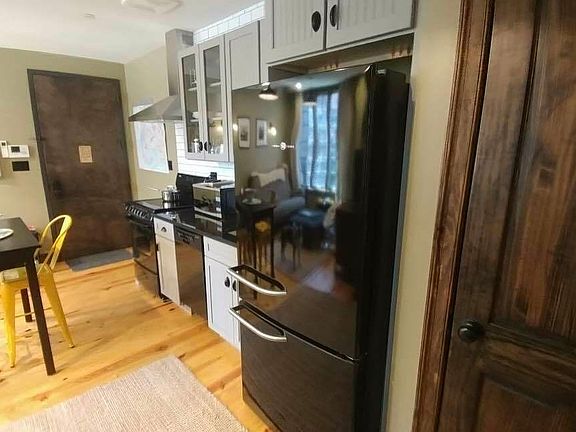 4th image of 60 Newell St #2