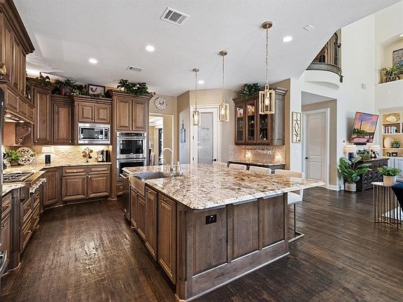 3rd image of 7712 Prairie View Dr