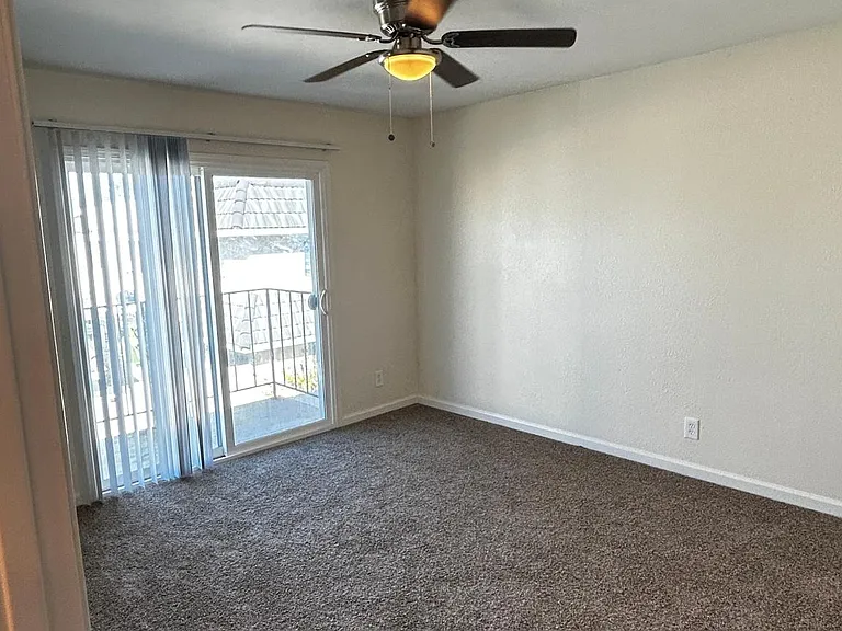 347 Roosevelt St #7A — Photo 6