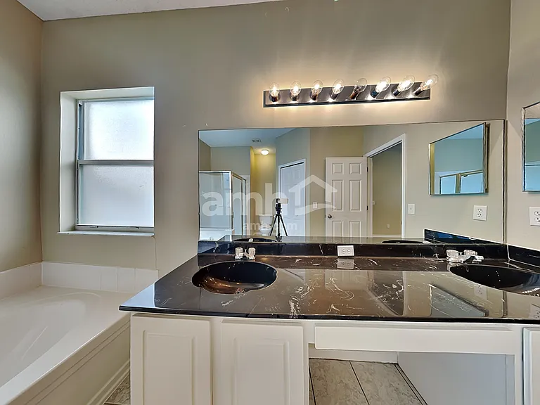 10430 Beneva Dr — Photo 11