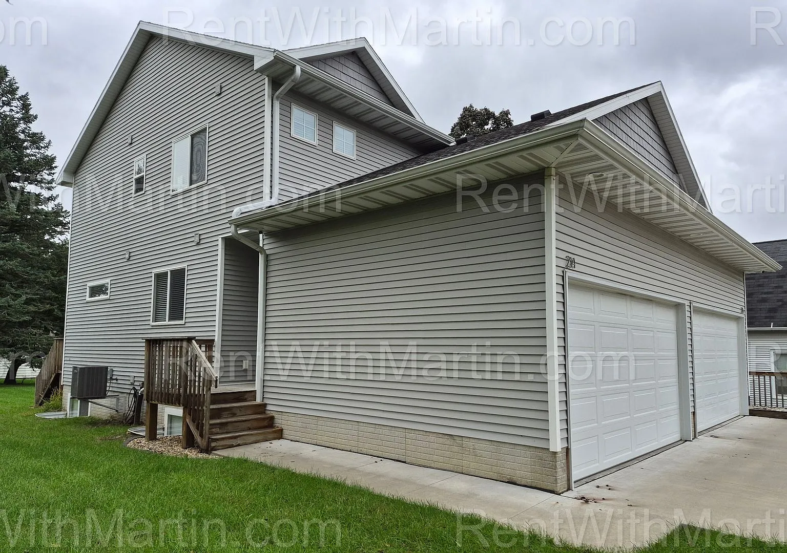 214-216 N Francis St — Photo 1