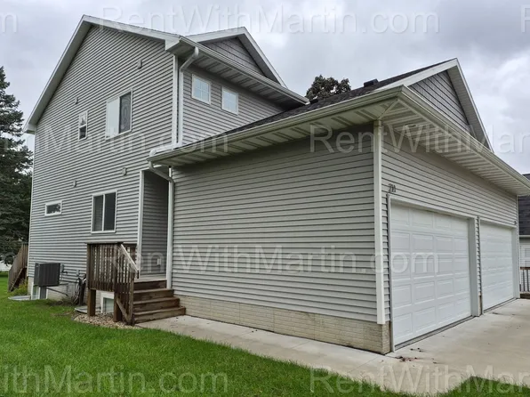 214-216 N Francis St, 214-216 N Francis St #214, Cedar Falls, IA 50613