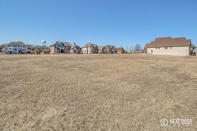 2nd image of 8991 Port Washington Dr