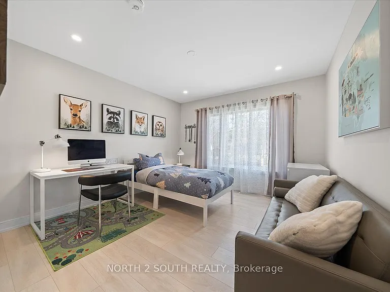 118 Berkely St — Photo 27
