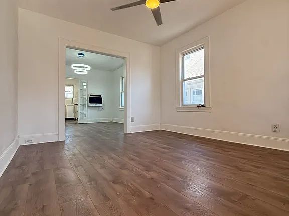 2nd image of 427 Stockton Ave