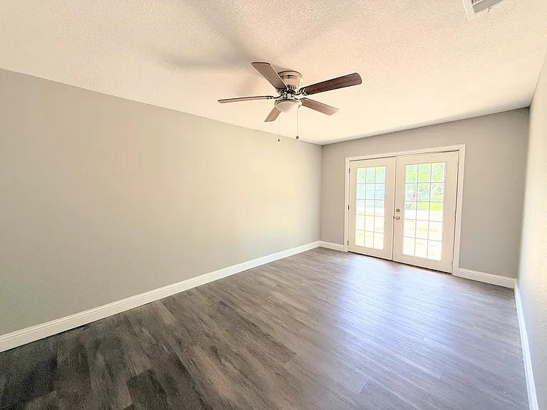 502 E Park Ave — Photo 14