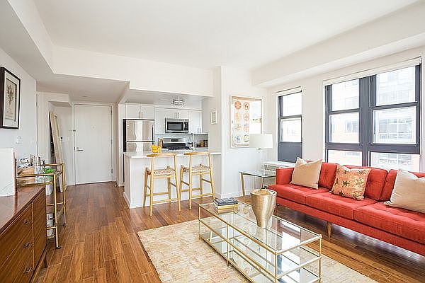 1st image of 27 Albany Ave APT 402