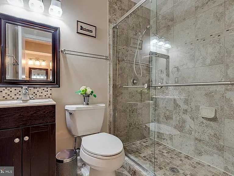 4933 Casimir St — Photo 24