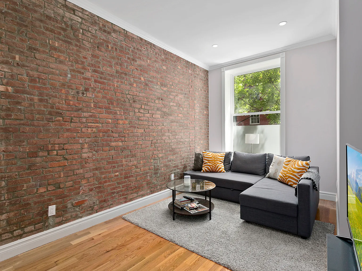 283 West 11th Street — Photo 1