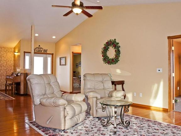 4th image of 701 41st Ave S