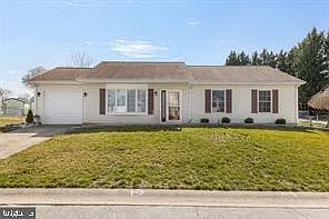 1 Iris Pl — Photo 1