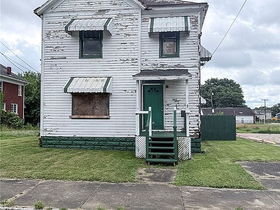 2nd image of 1612 Spring St
