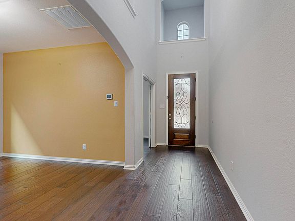 4th image of 1817 Houghton Dr