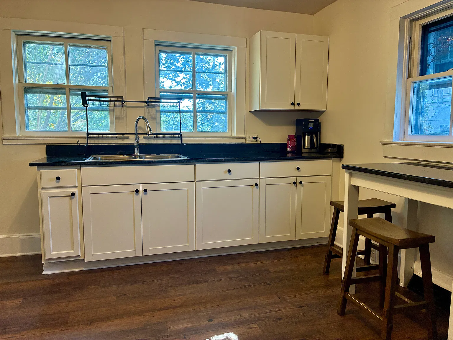 4 bed, 1700 sqft, $2,200 — Photo 2