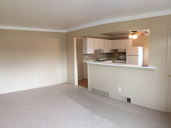 4th image of 3720 Electric Ave