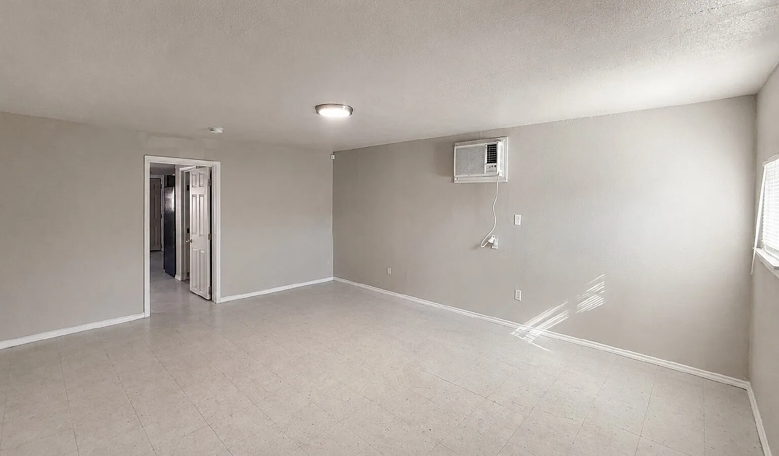 1 bed, 1.0 bath, 620 sqft, $675 — Photo 3