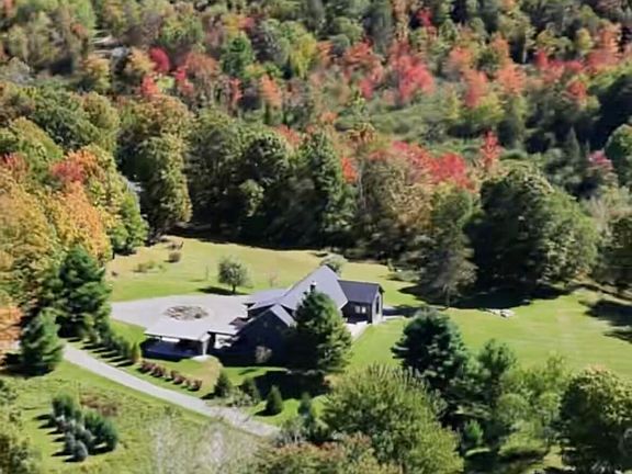 5th image of 75 Beaver Hill Road