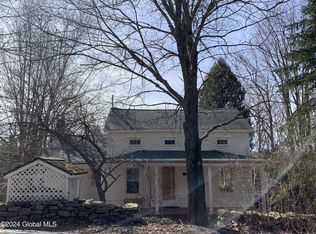 592 Taborton Rd, Sand Lake, NY 12153