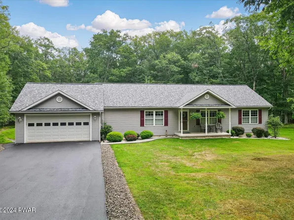 114 Ridgewood Ln, Hawley, PA 18428