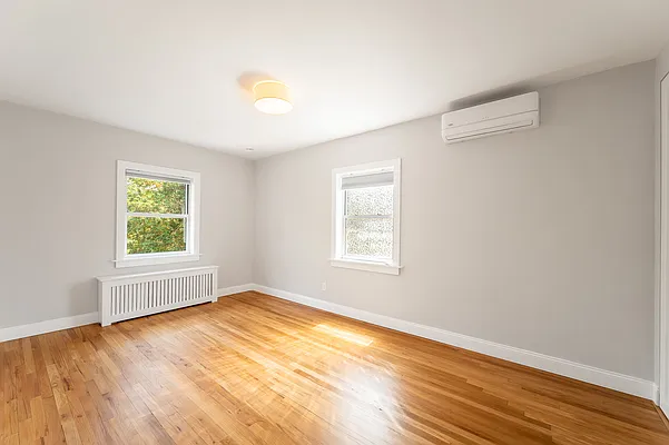 Sold by Modern Spaces | media 13