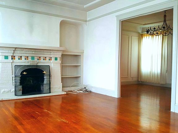 4th image of 2525 23rd Ave