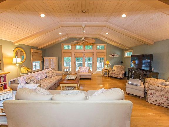 4th image of 551 Willow Grove Dr