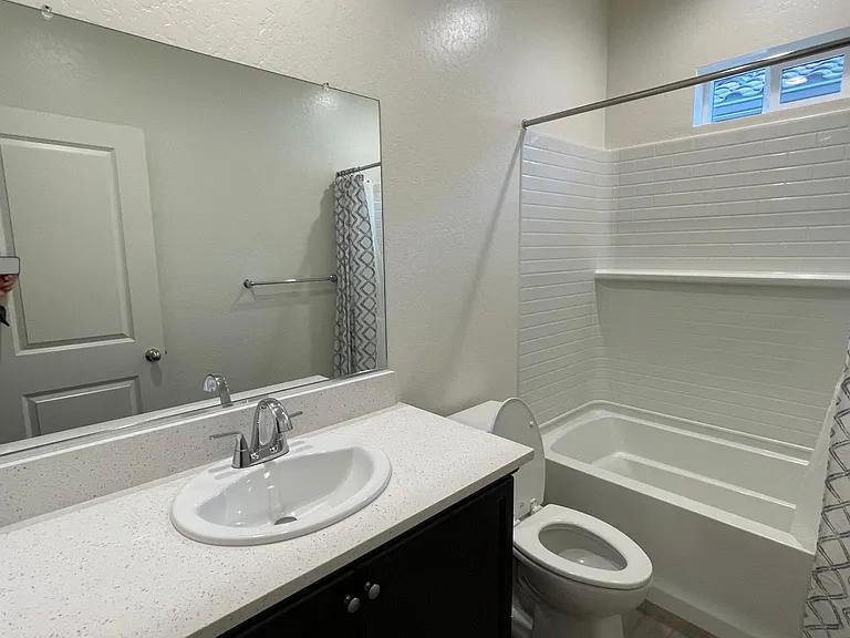 2100 Descanso Ave — Photo 24