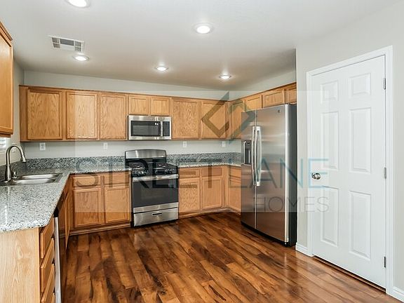 5th image of 3953 Philomena St
