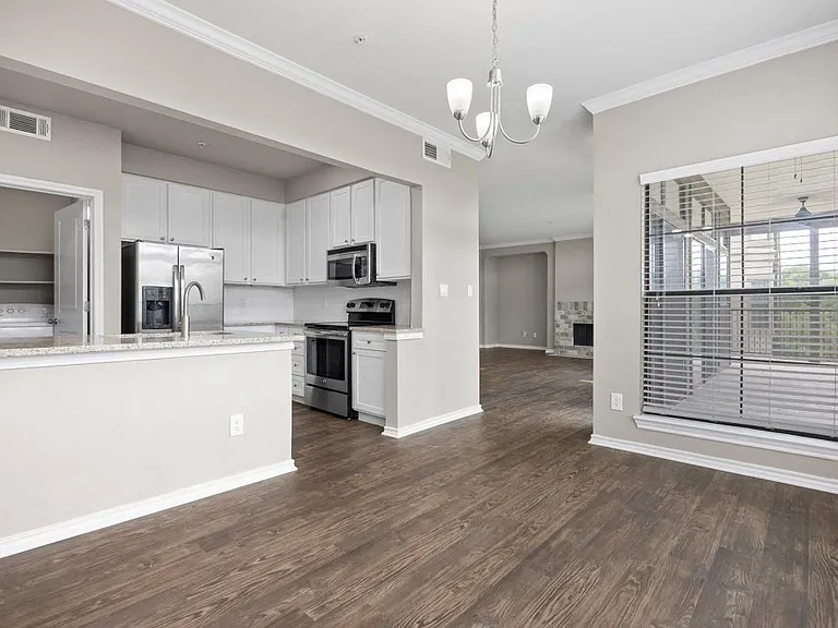 Waters Edge Apartments in Georgetown, TX