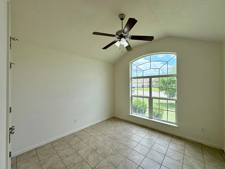 3709 Salt Fork Dr — Photo 23