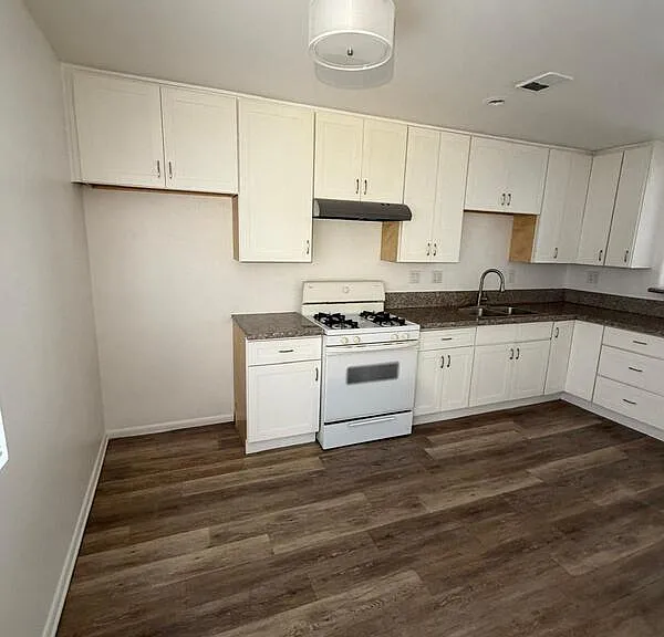 263 S Lemon St #B — Photo 3