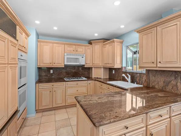 8506 Narrows Avenue image 13 of 45