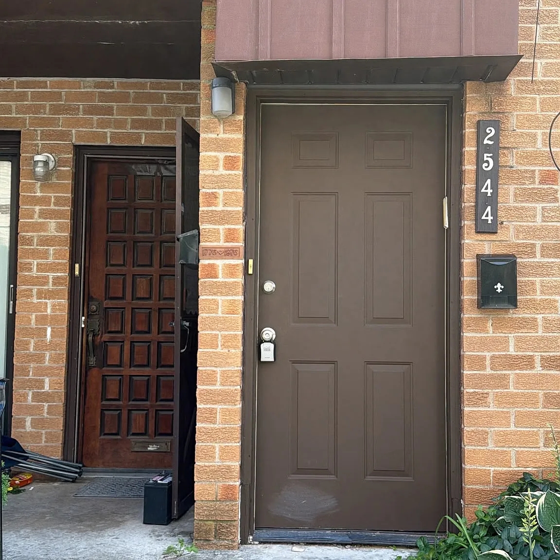 2 bed, 1000 sqft, $1,600 — Photo 1