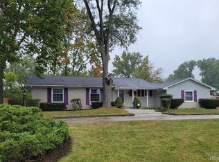 31990 Nottingwood St, Farmington Hills, MI
